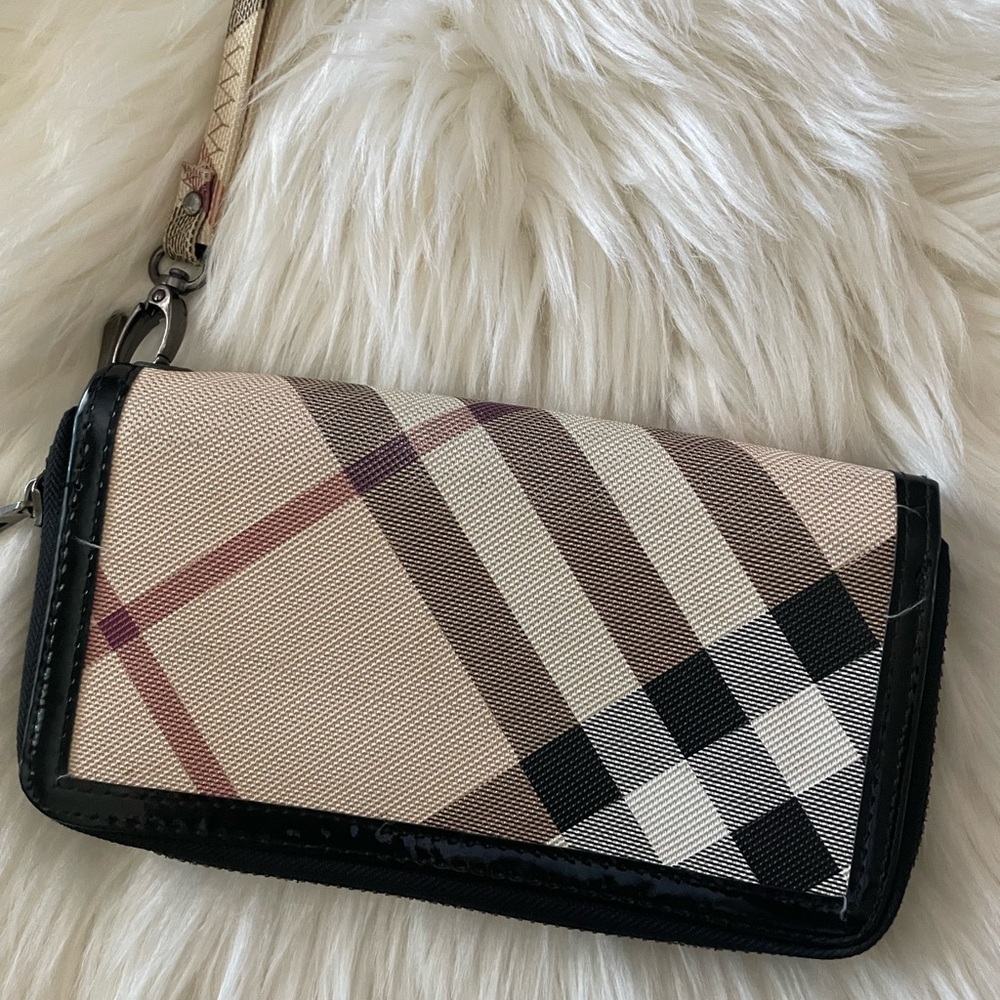 Burberry Beige and Black Check Wallet - Picture 5 of 14